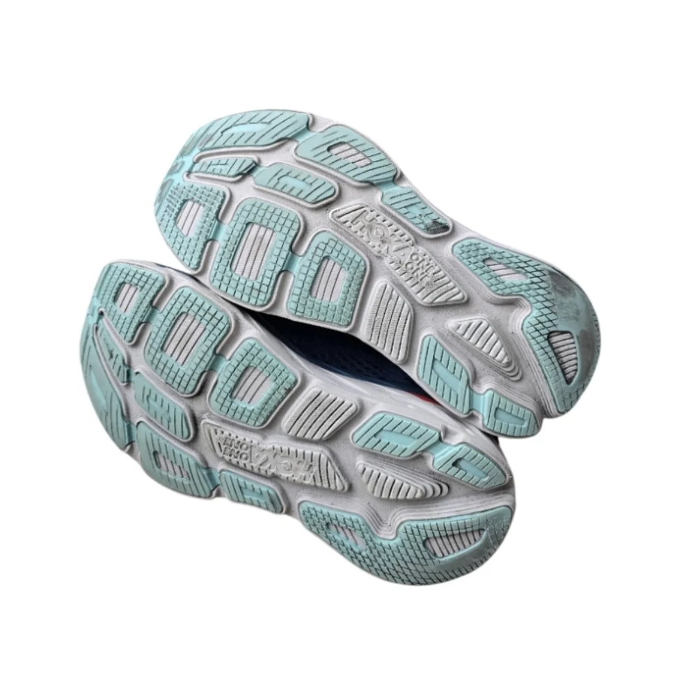Hoka One One excellent defect
